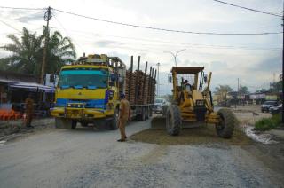 Dinas PUPR Riau Gandeng Perusahaan Swasta dan BUMN untuk Benahi Jalan Rusak