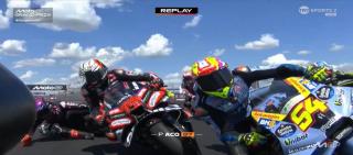 Jorge Martin Hantam Semua  Pembalap di Tikungan 1 MotoGP Hungaria 2026