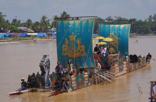 Kapal Harimau Buas Meriahkan Pawai Perahu Hias MTQ Riau