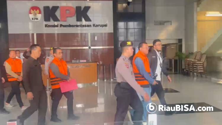 Lelang Jabatan Sekda, Bupati Kuansing Suhardiman Amby Minta Mobil Mewah Toyota Land Cruiser Rp 2,5 Miliar