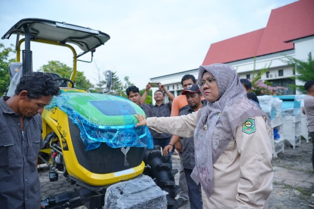 Bupati Afni: Jika Petani dan Nelayan Terpuruk, Seperempat Ekonomi Siak Bisa Terguncang