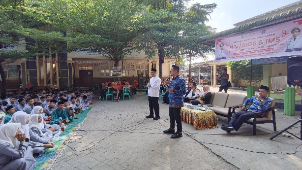 Wawako Launching KPA Bersama Dinkes Pekanbaru Goes to School Pencegahan HIV AIDS dan IMS di SMPN 42