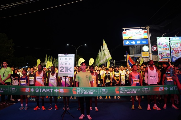 Dari Anak-anak hingga Dewasa, Puluhan Ribu Peserta Meriahkan Riau Bhayangkara Run 2026