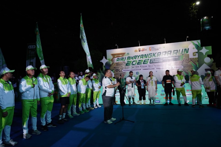 Plt Gubernur Riau Lepas Peserta Riau Bhayangkara Run, Perkuat Semangat Bersama Melawan Karhutla
