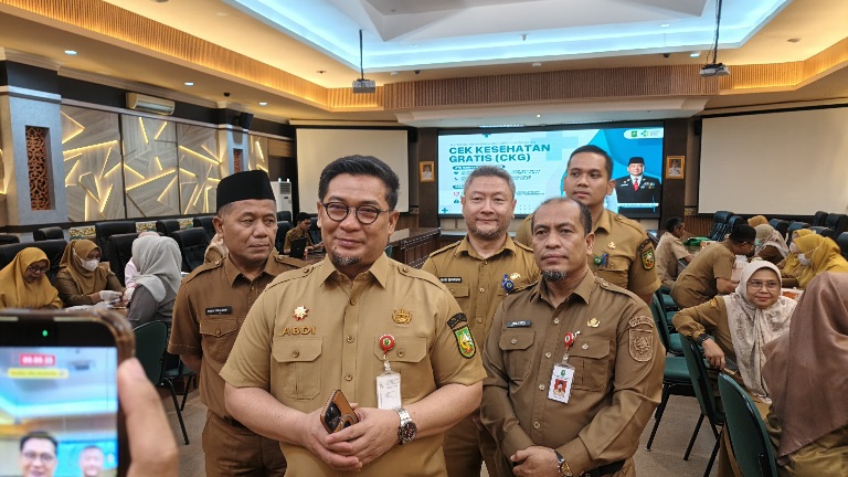 Plt Gubri Ajak Pegawai Pemprov Riau Cek Kesehatan Gratis Menyambut HUT ke-69 Riau