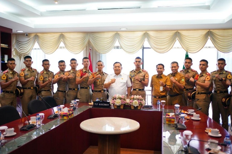 Bertemu Plt Gubernur, Taruna Akmil Asal Riau Tegaskan Siap Mengabdi untuk Bangsa