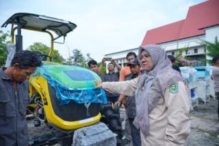 Bupati Afni: Jika Petani dan Nelayan Terpuruk, Seperempat Ekonomi Siak Bisa Terguncang