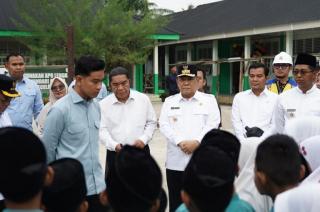 Dampingi Wapres Kunker ke Rokan Hilir, Plt Gubri Tegaskan Komitmen Pemprov Riau Dukung PSN