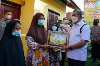 Gubernur Riau Alokasikan Bankeu Program 1 Guru Hafiz 1 Desa di Rohul
