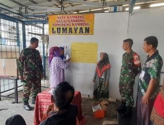 Personel Koramil 02/Kota Giat Pengamanan Pemilihan RT di Kelurahan Sumahilang Pekanbaru
